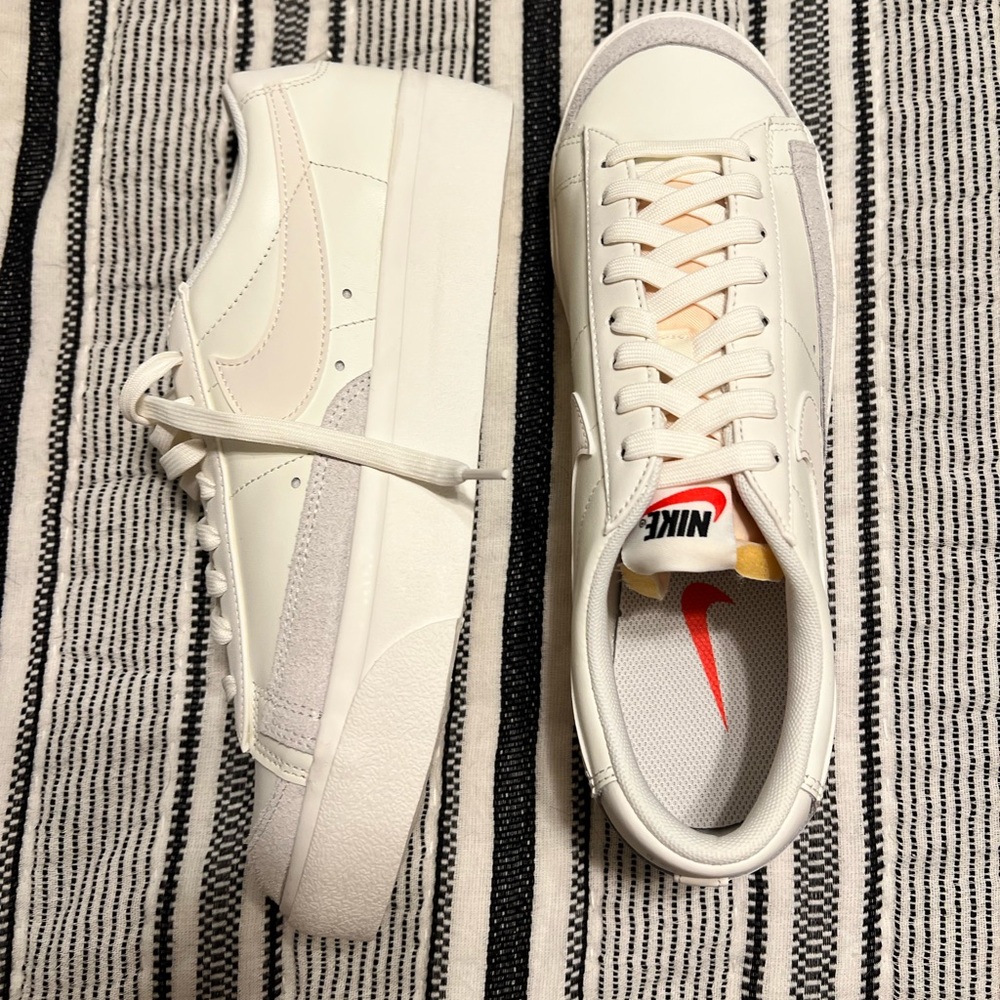 Brand new w/o box low platform Nike blazers